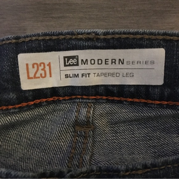 LEE JEANS L231 MODERN SERIES SLIM FIT TAPERED LEG SIZE 34” x 32” - Picture 6 of 10